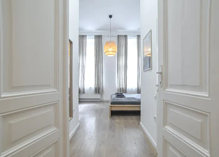 Daire Csengery Cosy Corner